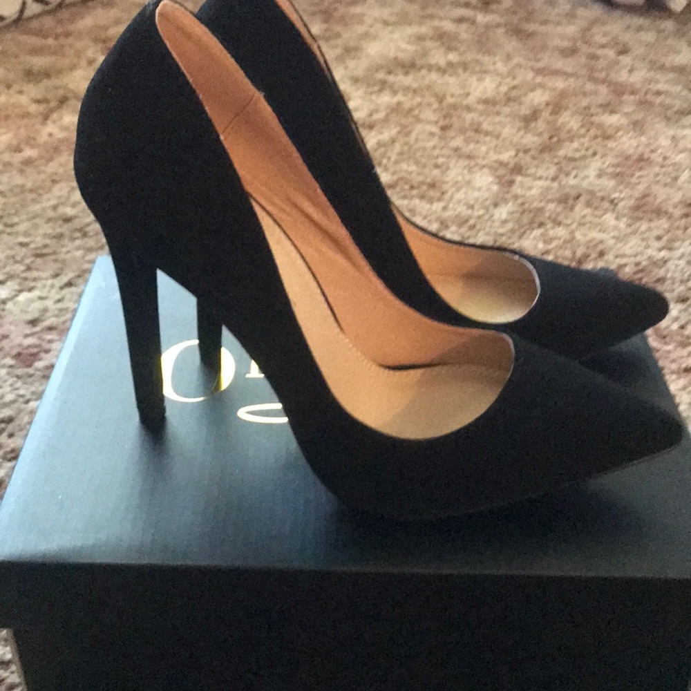 Black stiletto heels